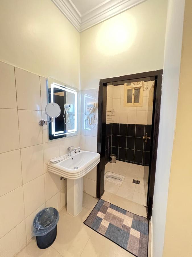 أجنحة ورد للوحدات الفندقية Khamis Mushait Exterior foto